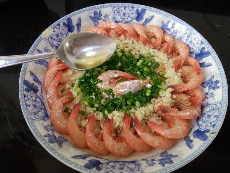 蒜蓉蒸海虾步骤11