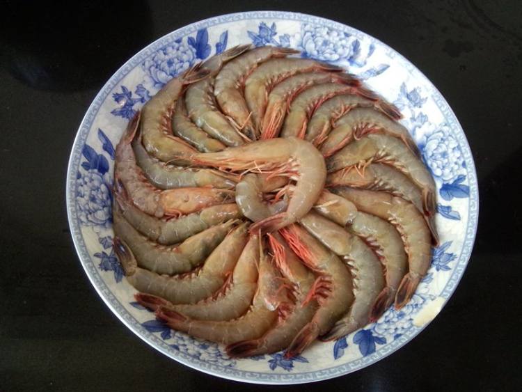 蒜蓉蒸海虾步骤6