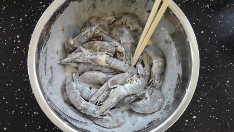 椒盐酥虾步骤3