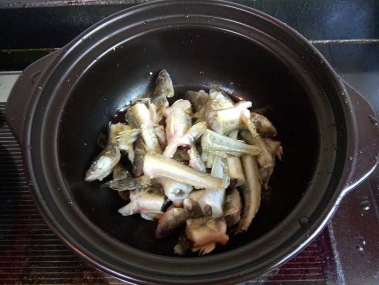 山药尖索鱼汤步骤5