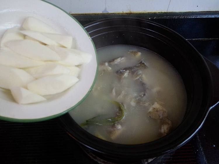山药尖索鱼汤步骤10