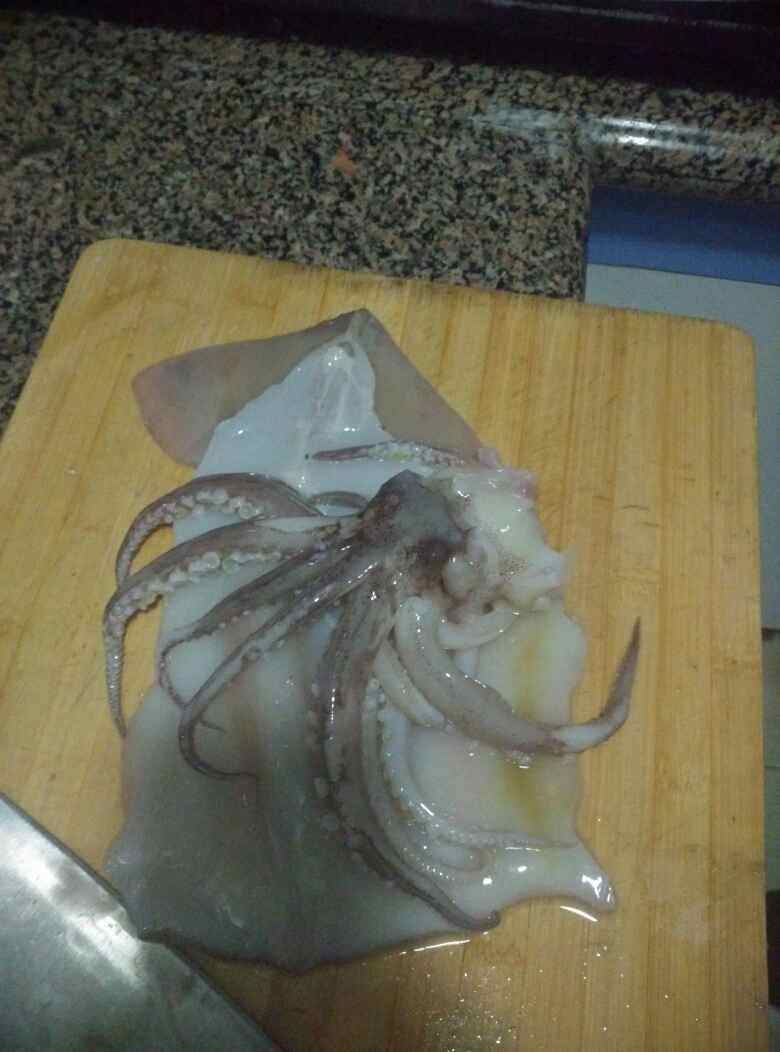 清炒鱿鱼步骤2