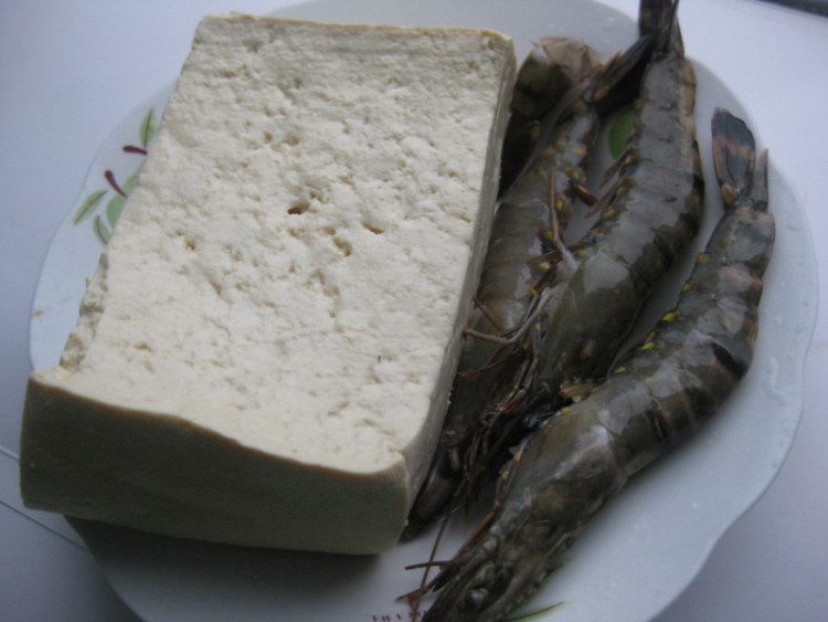 鲜虾炖豆腐步骤1
