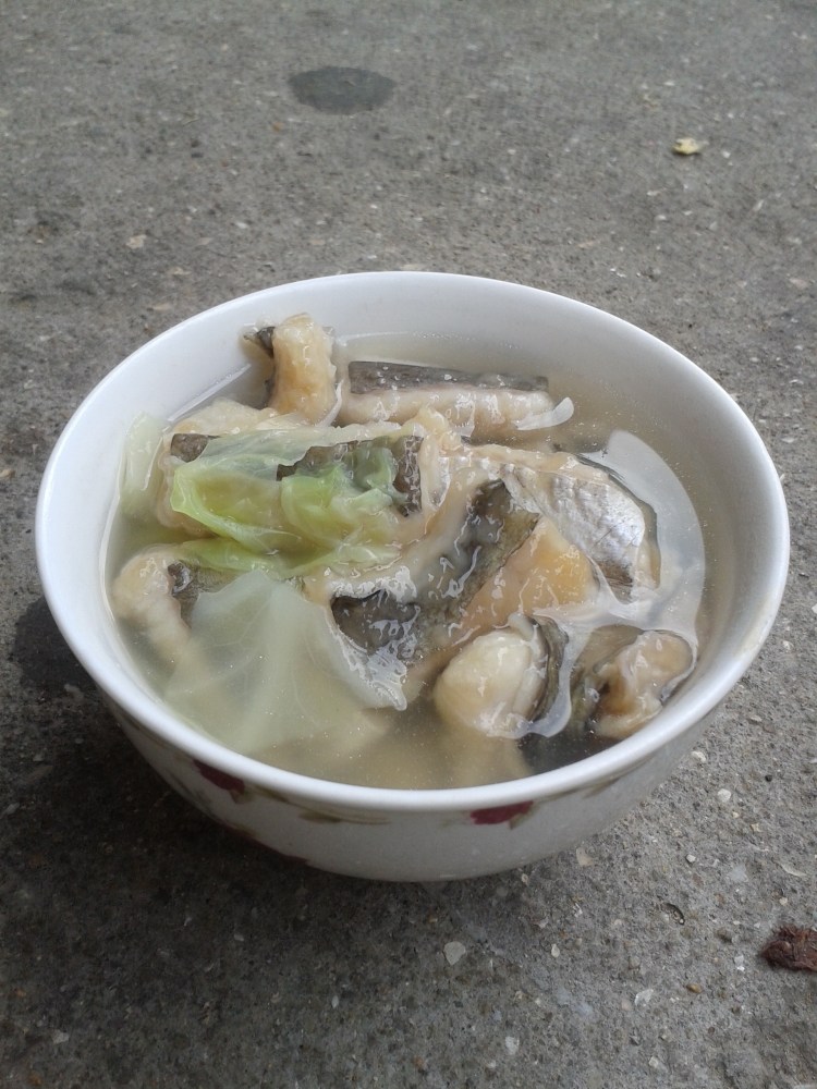 卷心菜煮鳗鱼汤步骤7