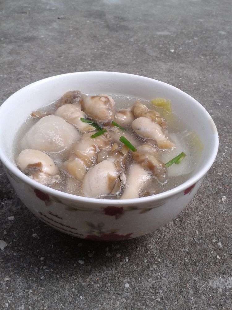 白菜鱼丸煮蚬汤步骤6