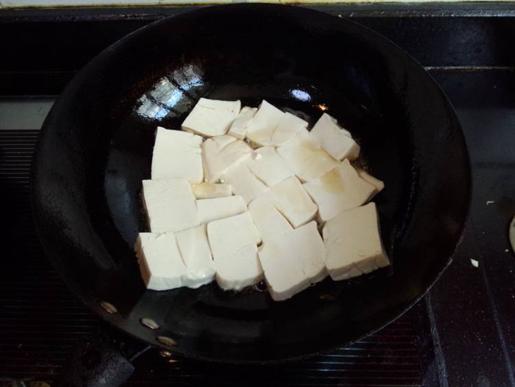 海虾老豆腐煲步骤3