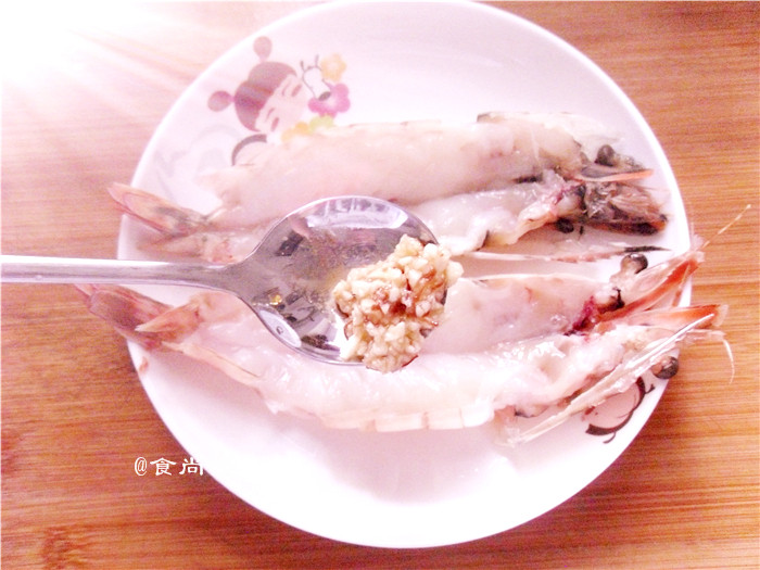 蒜蓉XO酱蒸大虾步骤8