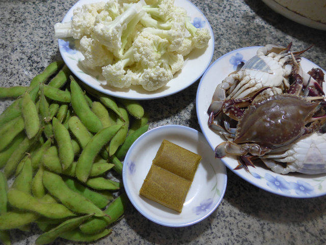 毛豆花菜螃蟹汤步骤1