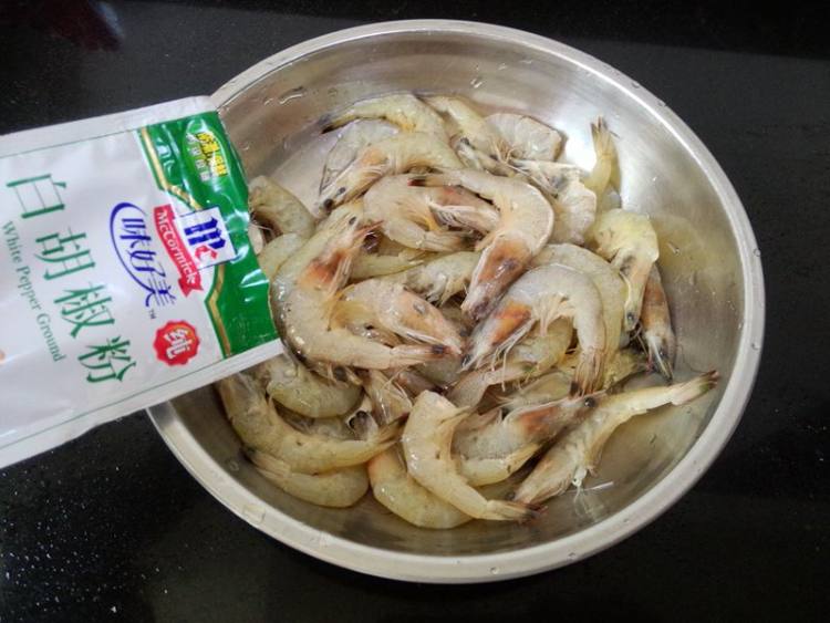 干锅洋葱海虾步骤4