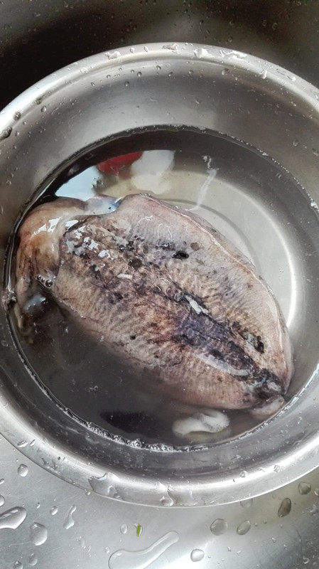 尖椒炒墨鱼步骤1