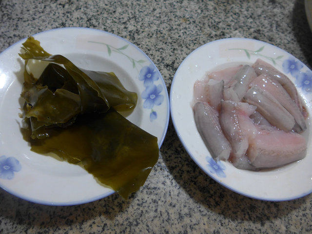 海带虾潺汤步骤1