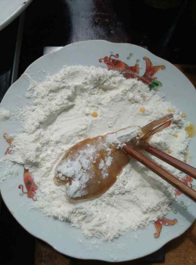 香酥两吃大虾步骤9