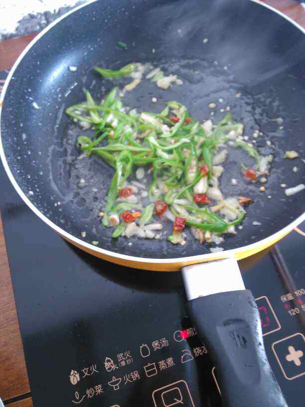 酸辣扁鱼尾步骤5