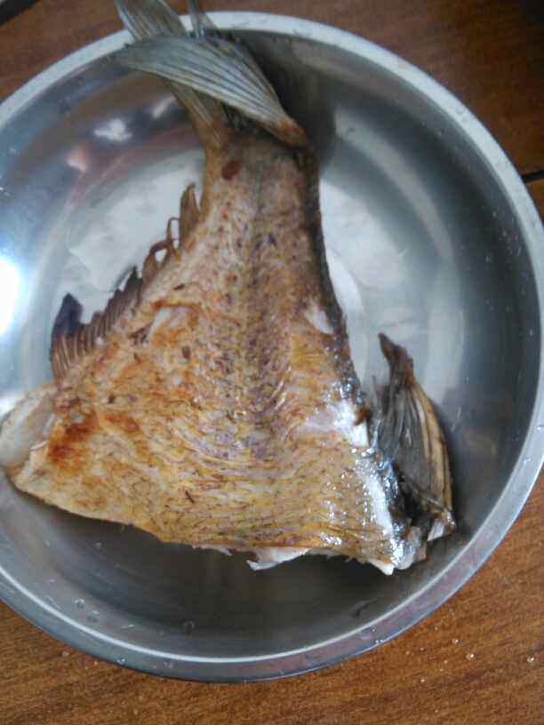 酸辣扁鱼尾步骤3