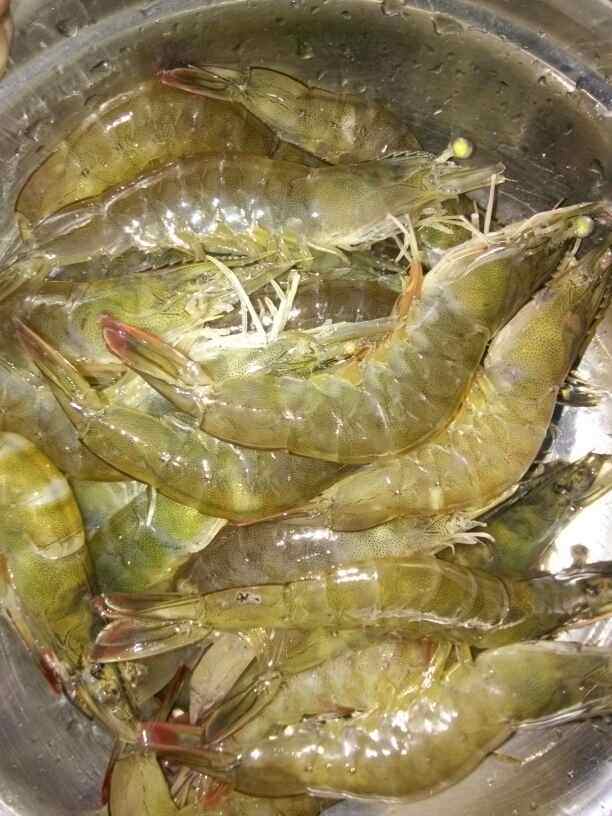板栗烧虾步骤2