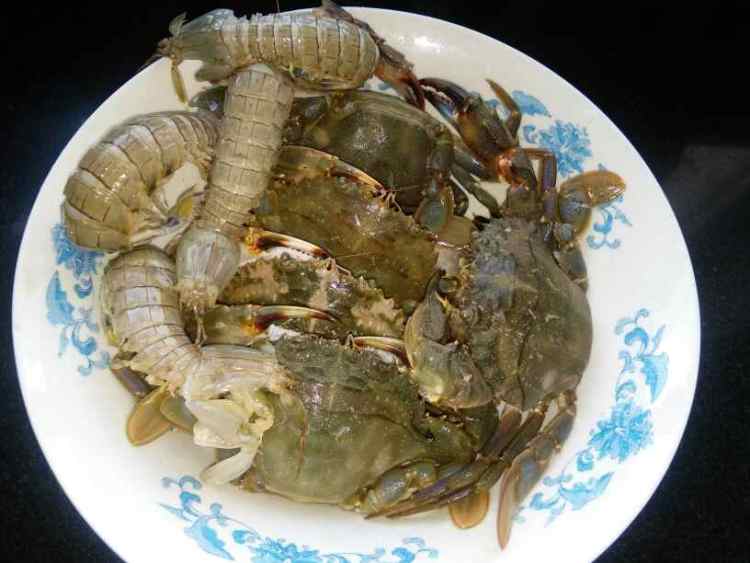 煮螃蟹步骤1