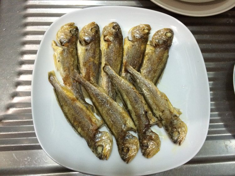 盐煎小黄鱼步骤7