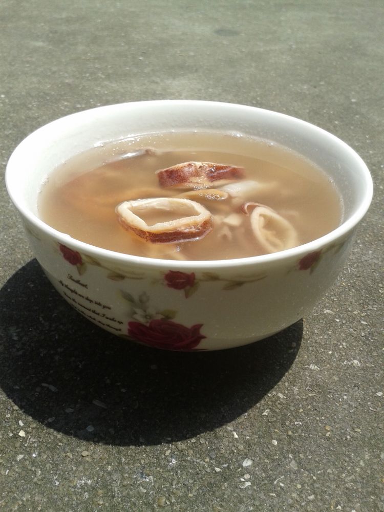 新鱿鱼干瘦肉汤步骤7
