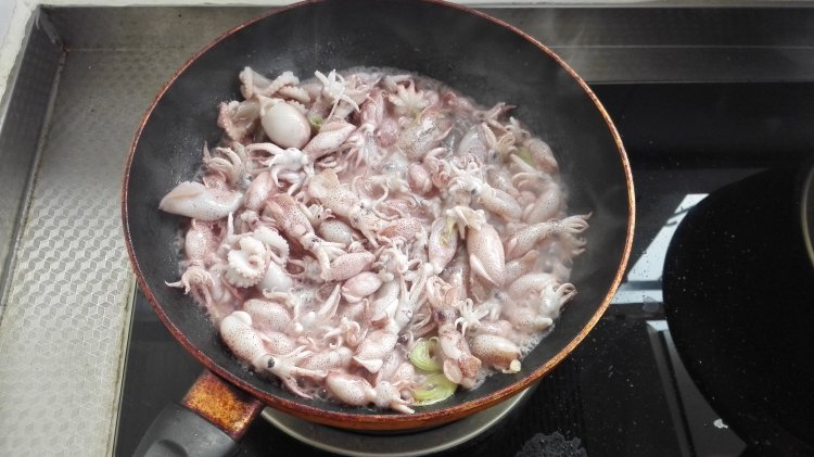 小墨斗鱼炖豆腐步骤5
