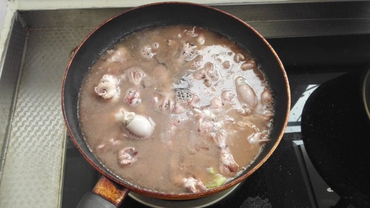 小墨斗鱼炖豆腐步骤6