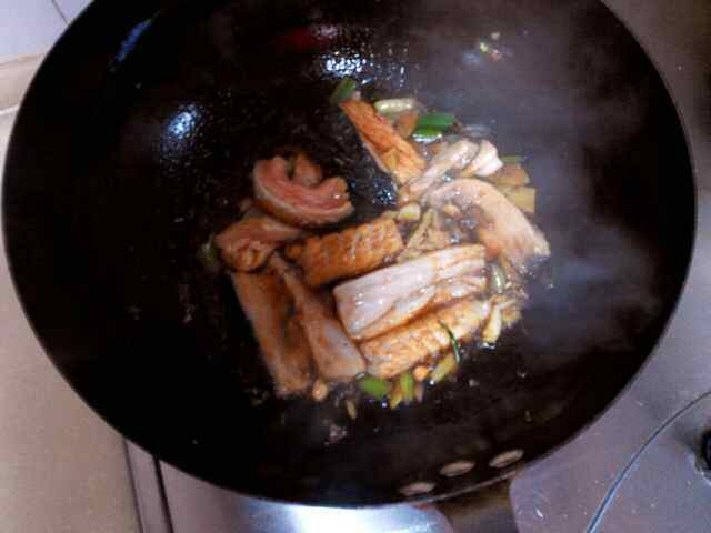 鱼腩毛豆香菇干步骤4