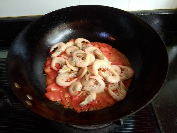 番茄烩海虾步骤7