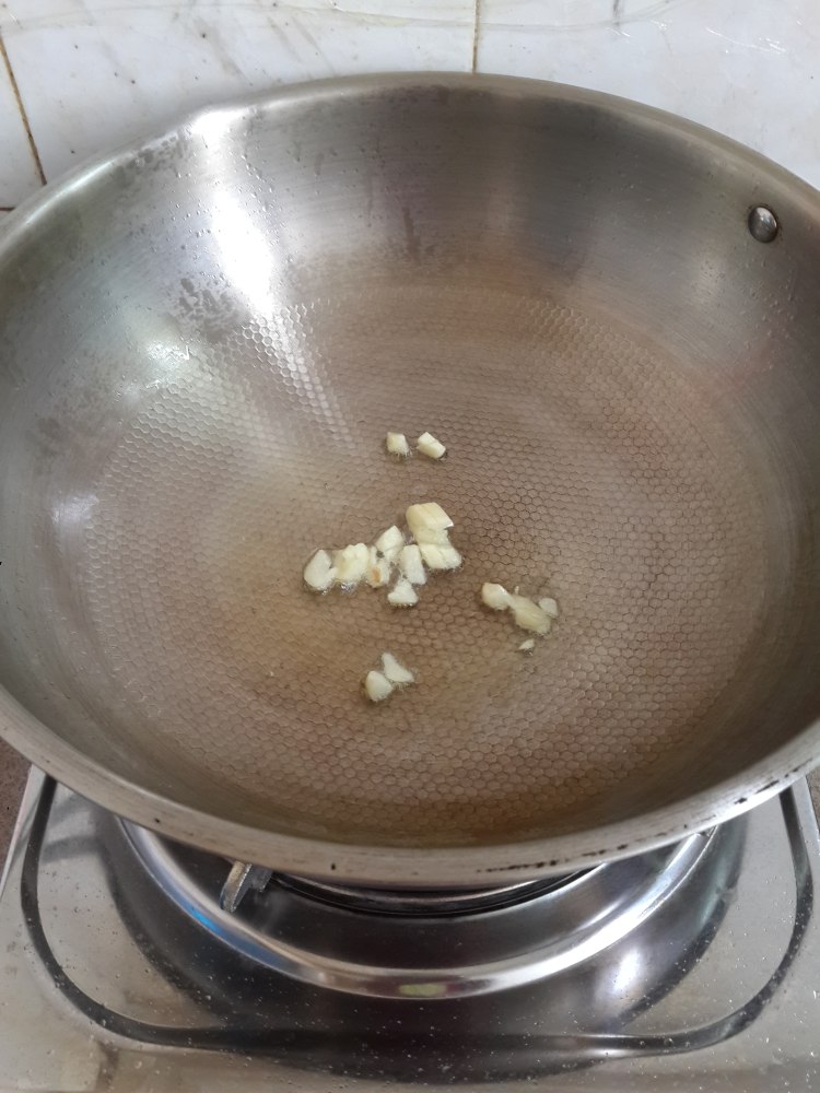 秋葵炒虾仁步骤3