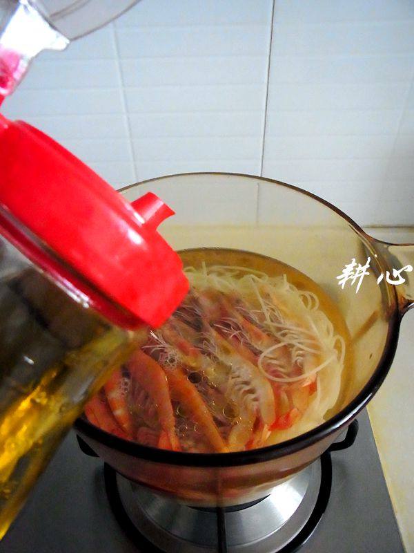 鲜虾意粉汤步骤7