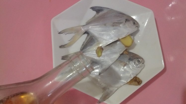 清蒸柠香小白鲳步骤3