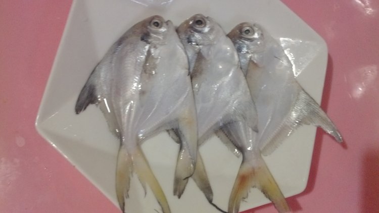 清蒸柠香小白鲳步骤2