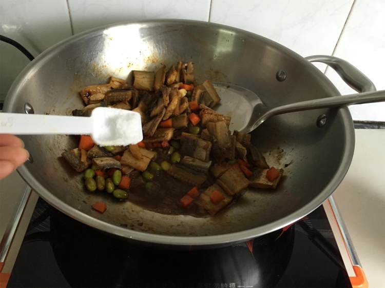 毛豆鳗鱼干步骤7