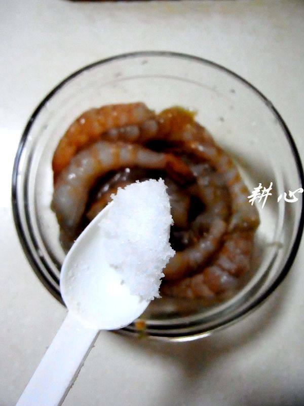 龙虾头虾仁粥步骤3