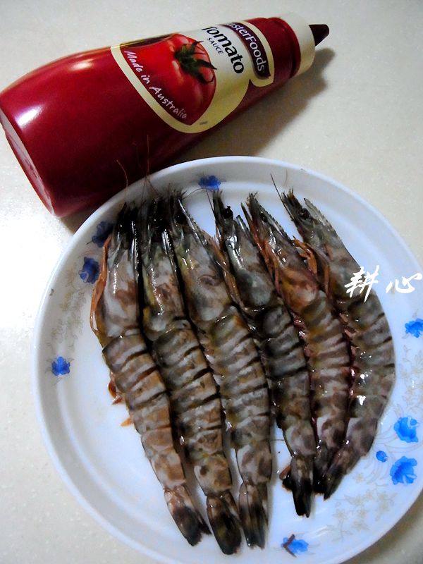 原味番茄汁炒九节虾步骤1