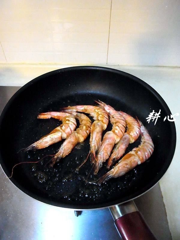 原味番茄汁炒九节虾步骤6