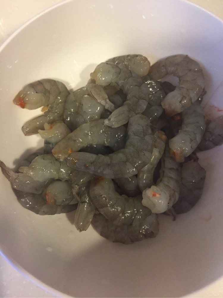 茄汁虾仁步骤1