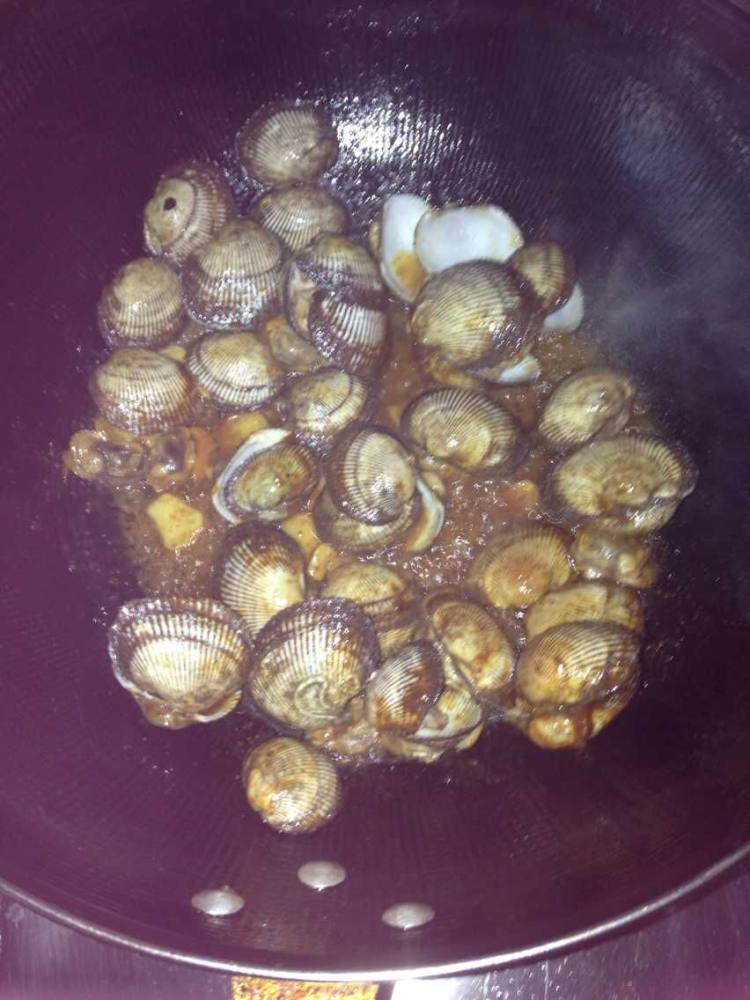家常炒毛蚶步骤5