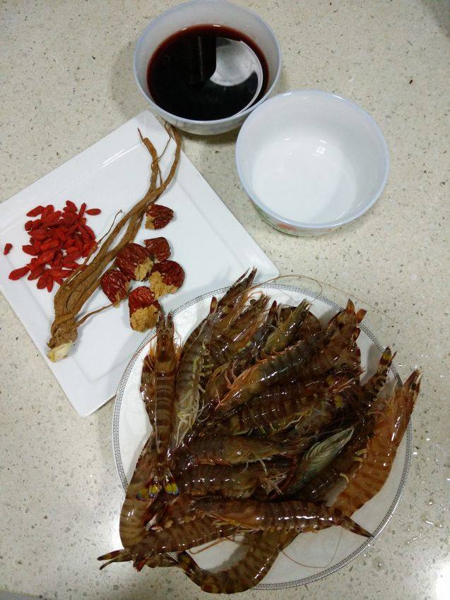 酒香醉虾步骤1
