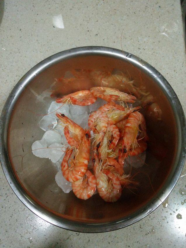 酒香醉虾步骤7