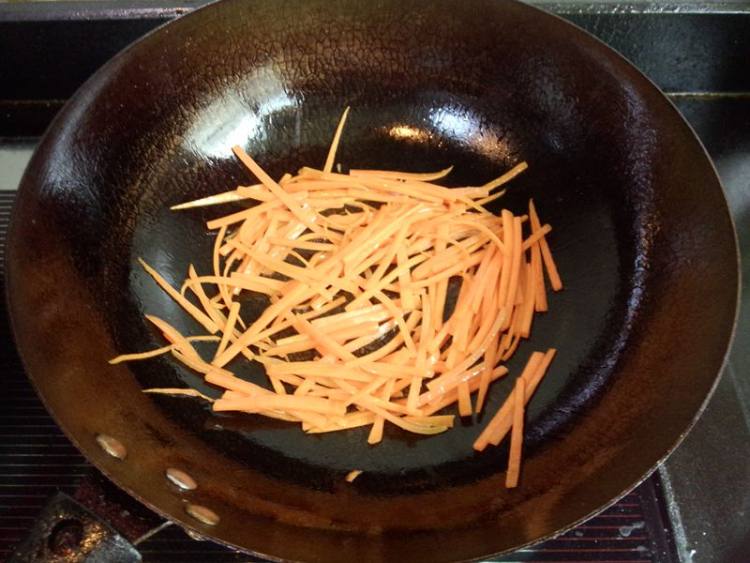 【手工美食】时蔬虾仁步骤6