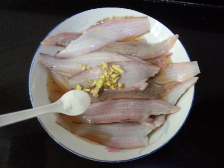 椒盐龙利鱼步骤2