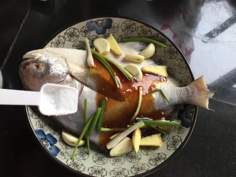 【手工美食】炸锅版烤步骤4