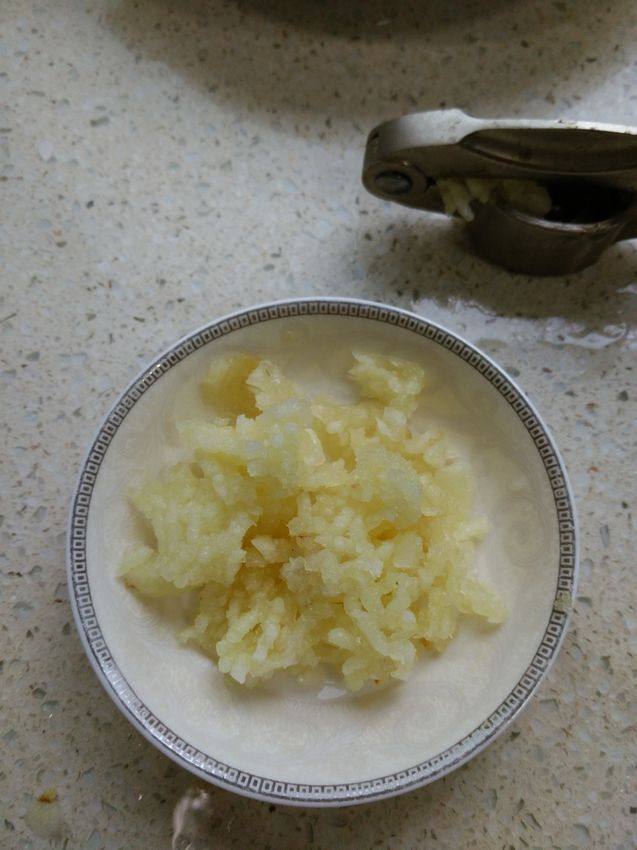 蒜蓉粉丝虾步骤2