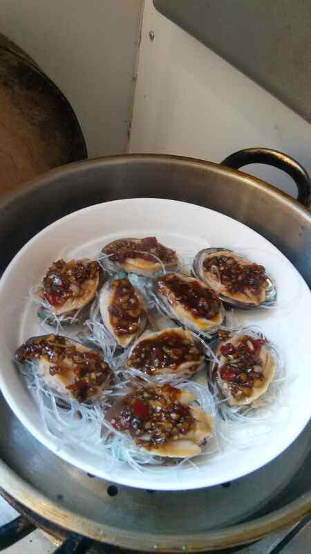 蒜蓉粉丝小鲍鱼步骤11