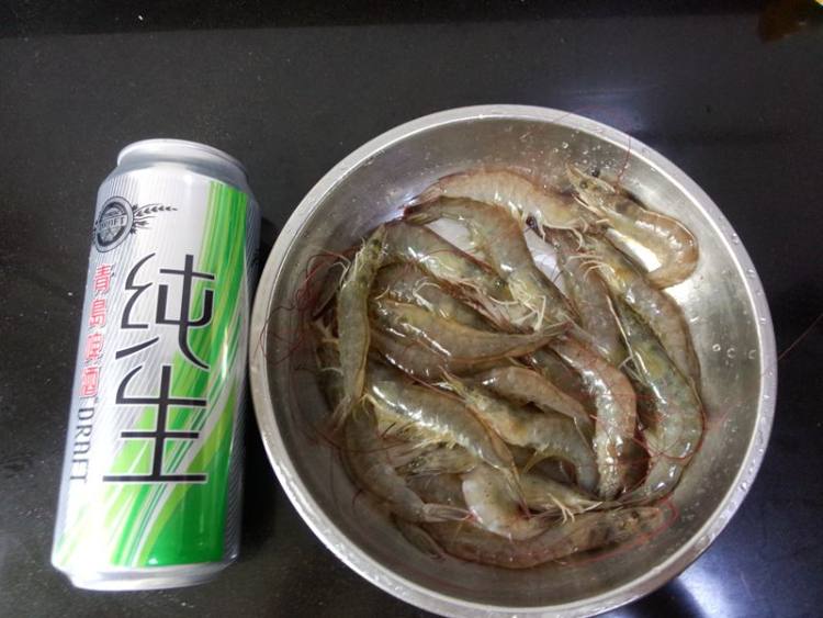 啤酒烩对虾步骤1