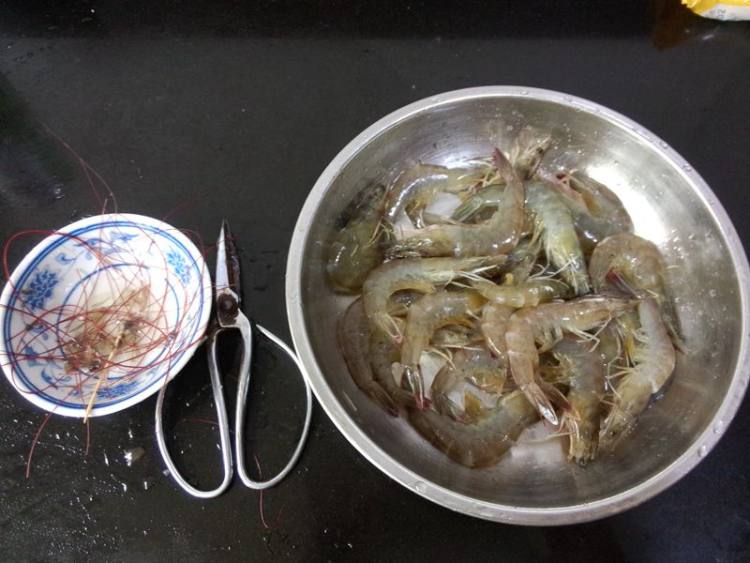 啤酒烩对虾步骤2