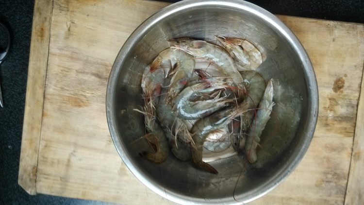 啤酒油焖大虾步骤1