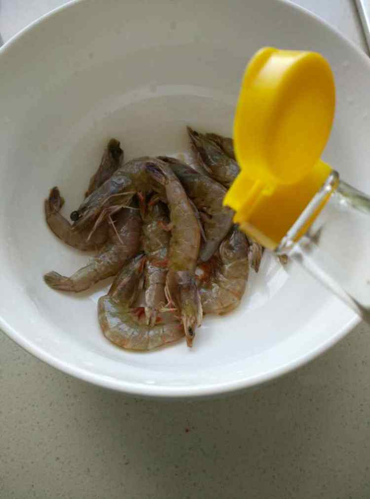 豆瓣酱焖虾步骤3