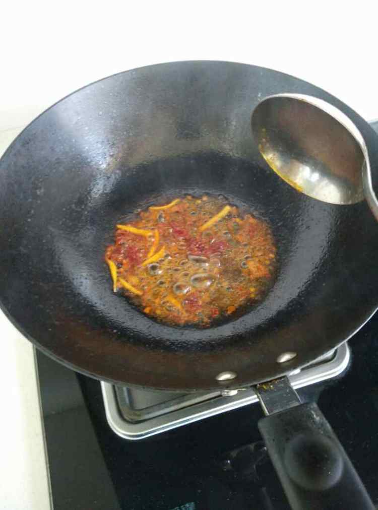 豆瓣酱焖虾步骤6