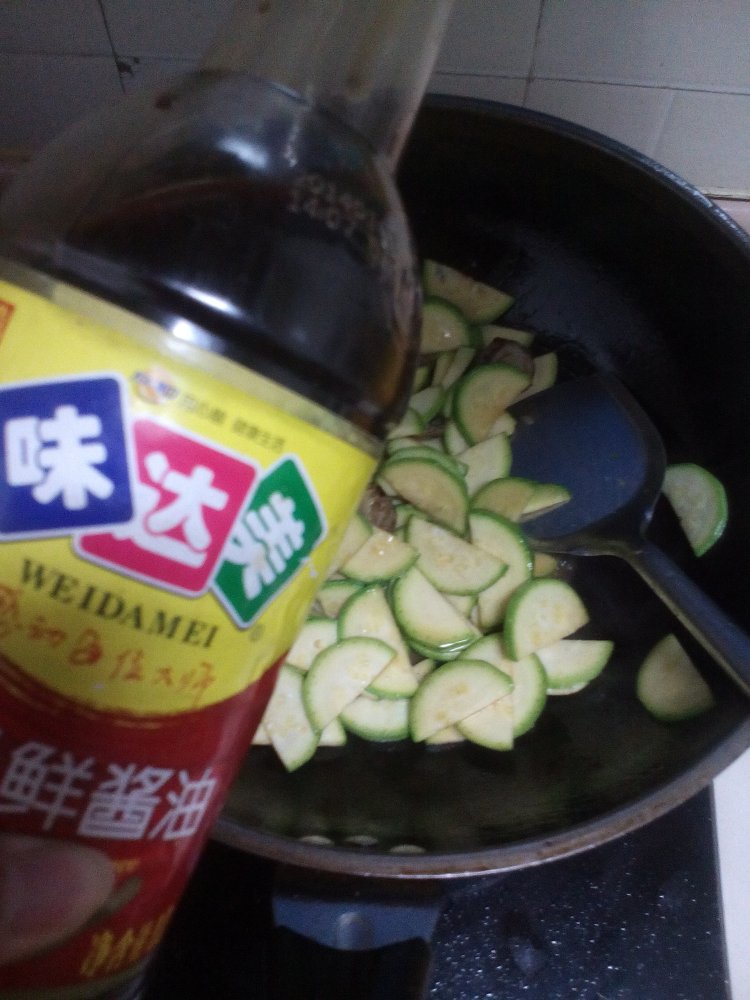 角瓜炒扇贝步骤5