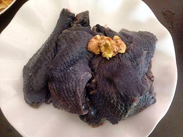 红枣炖乌鸡汤步骤3